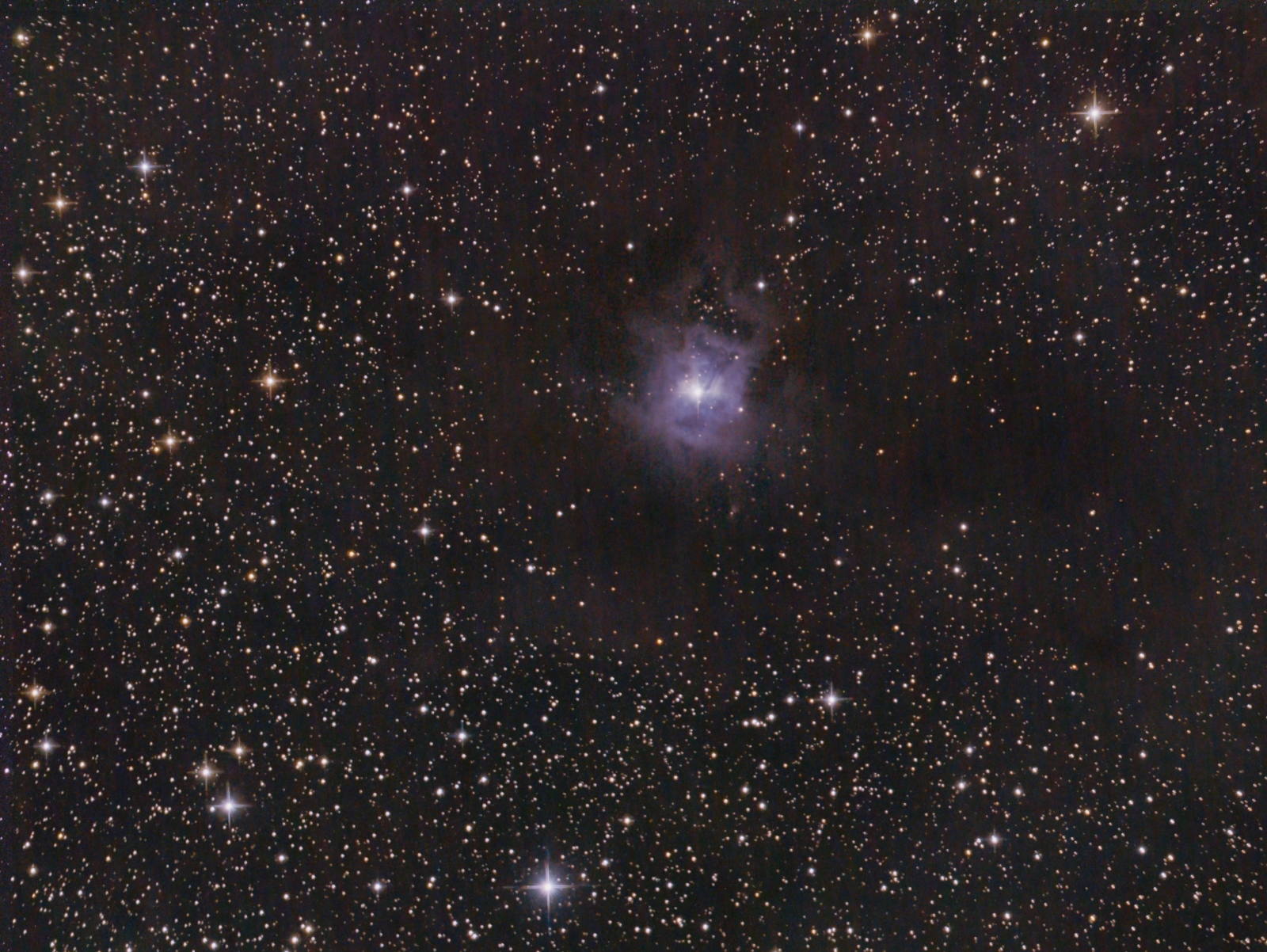 Reflex. nebula NGC 7023 from May 20th, 2018; 2x6" f/4 newtonians parallel; 275+272x30sec; Canon 750d + mod. 1100d, bortle 7-8; much coma, so a crop;