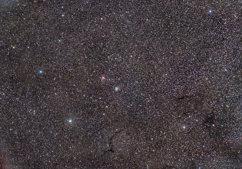 NGC 6946/6939 widefield; North=left!! from June 25th, 2023; Samyang 135mm; mod. Canon 750d; 247x32sec; uvir-filter; bortle 6-7 in NO; below=dark nebula Barnard 150