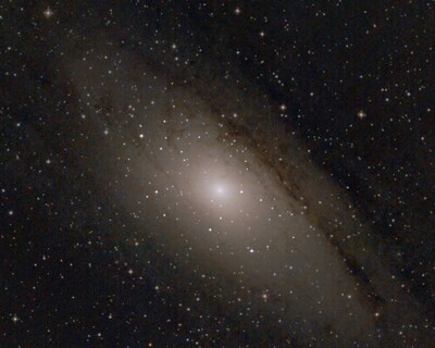 M31 with very short exposures from October 9th, 2021; 880x1 sec; 8" f/4 Newtonian, mod. Canon 77d; uv_ir filter; much noise! bad seeing, sorry; a crop;