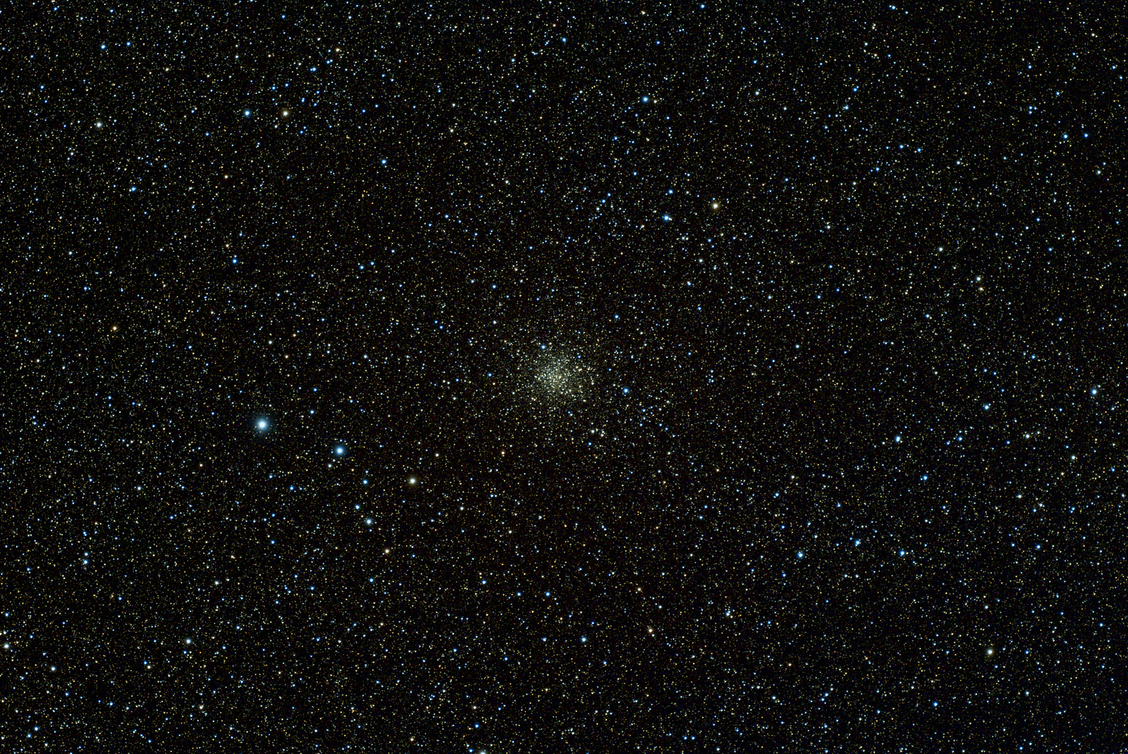 M71 (NGC 6838) (21 Subs, 1260s) (UV IR)   20 30 29 WithDisplayStretch