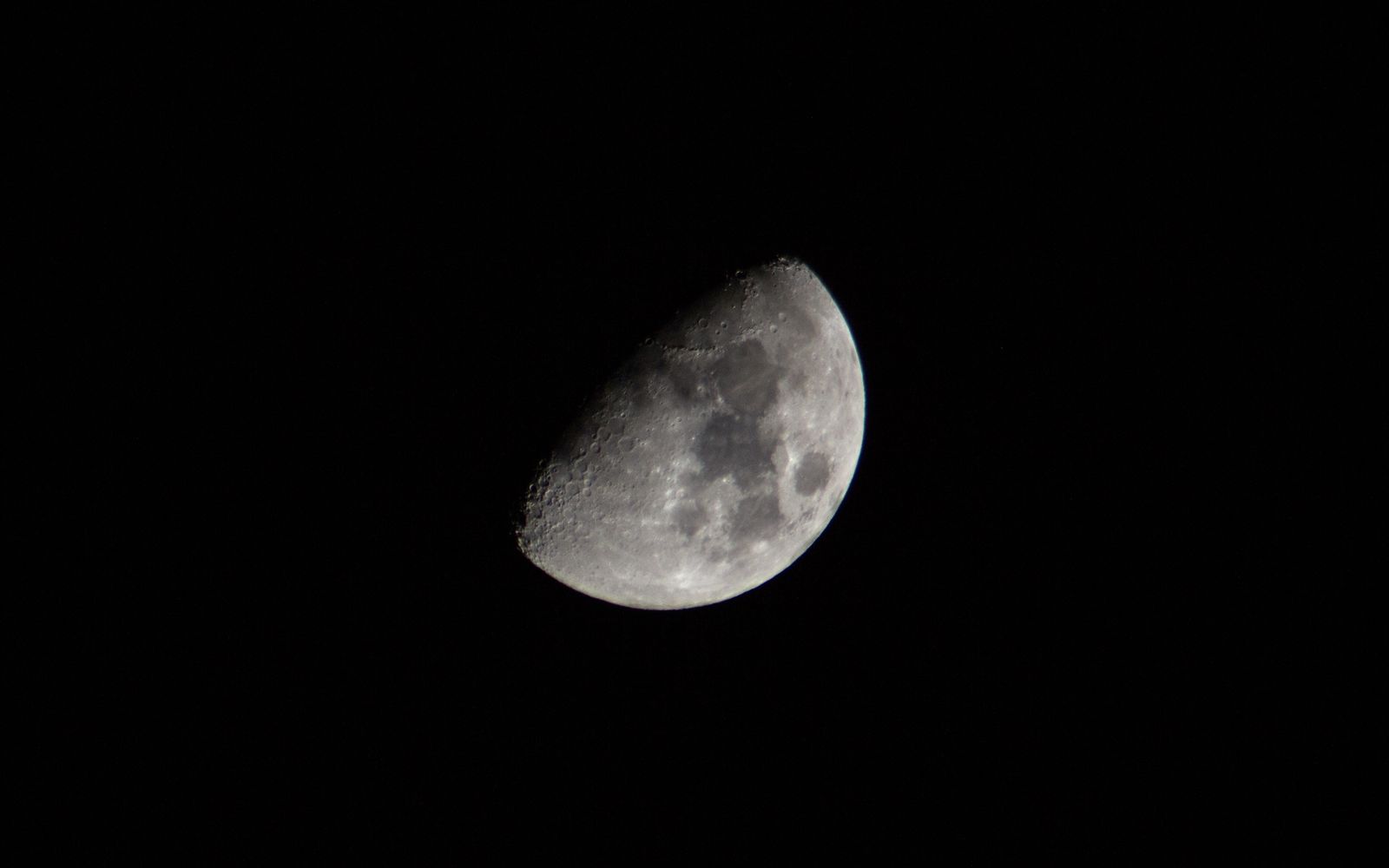 Lunar 4. Half Moon.