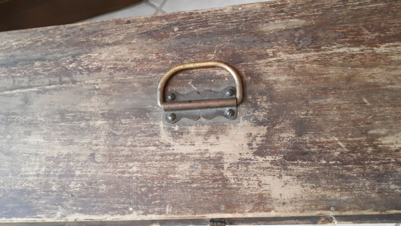 Top handle of the box