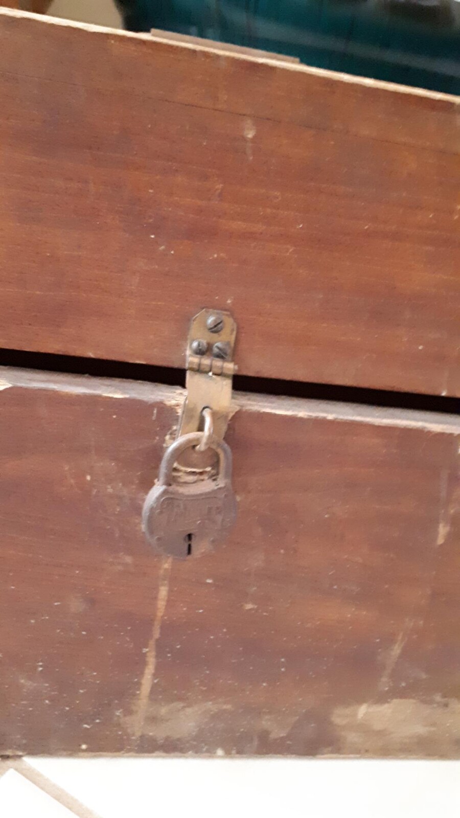 latch and lock of the box