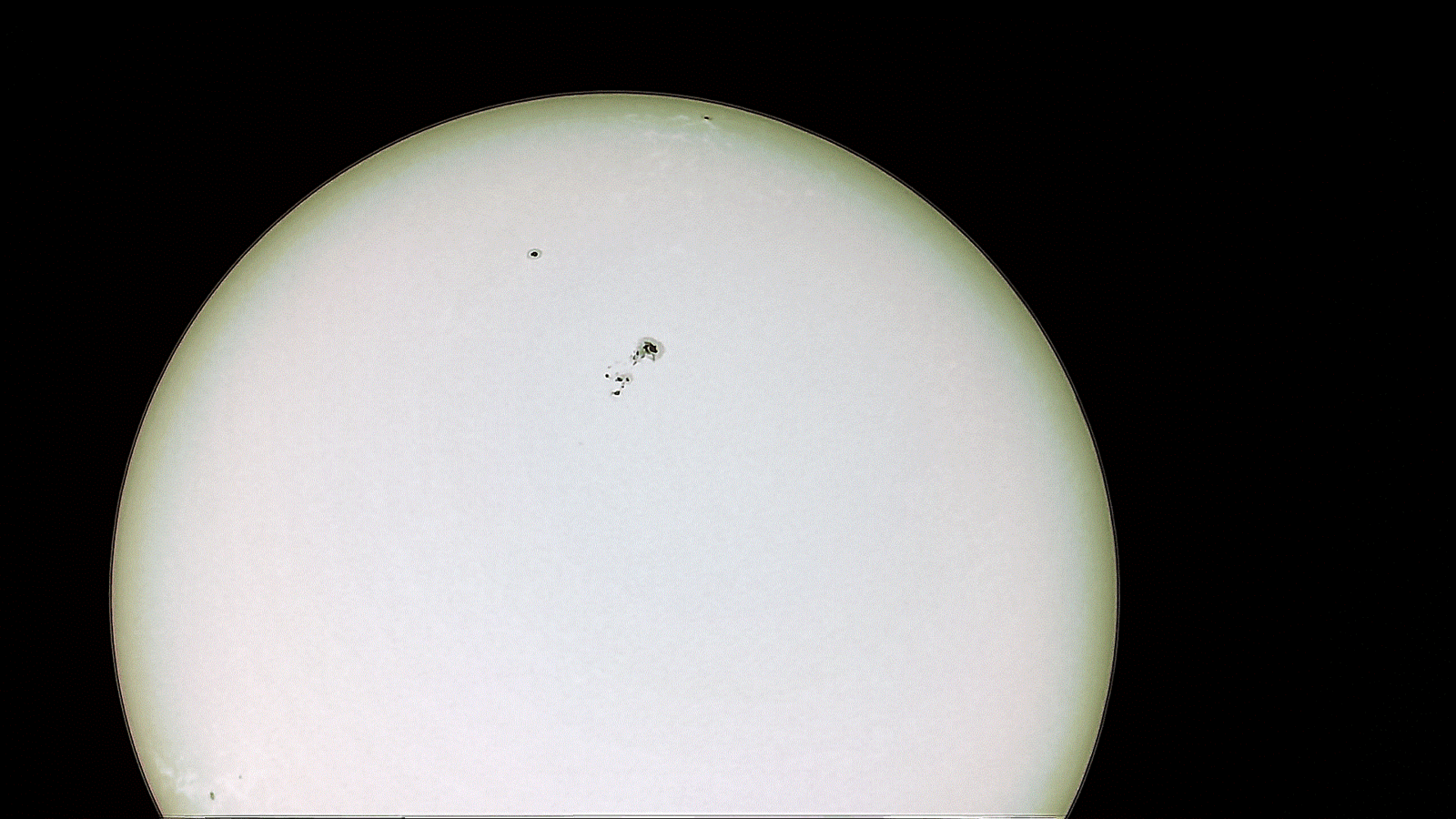 Sun Photosphere 5 May 2022