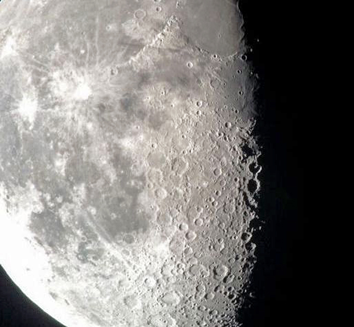Moon January 7 2018 Resized & Reprocessed.jpg