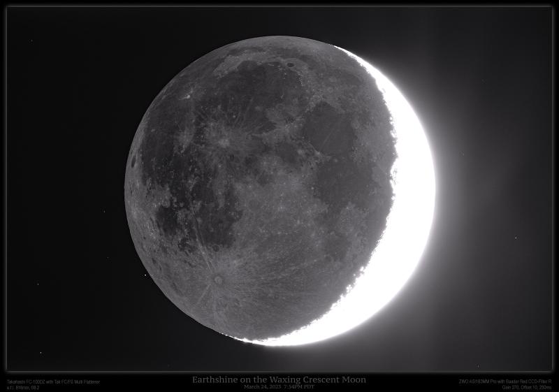 Earthshine on the Crescente Moon (small).jpg