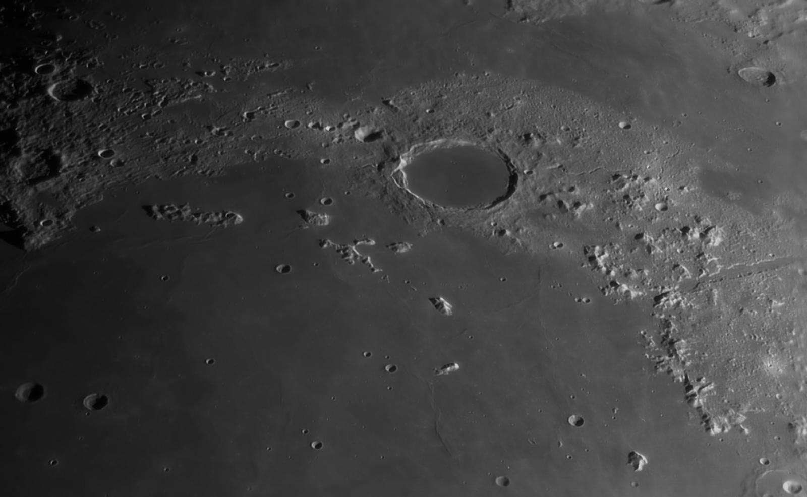 Первый снимок обратной стороны луны. Кратер Архимед на Луне. Платон (лунный кратер). Снимки обратной стороны Луны высокого разрешения 2019. Первая фотография обратной стороны Луны.